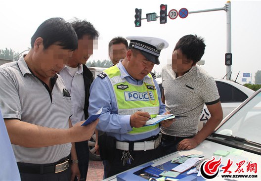 臨沂一個路口一小時查處各類交通違法28起