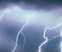 成都8444次雷擊驚醒夢(mèng)中人 暴雨傾盆而下(圖)