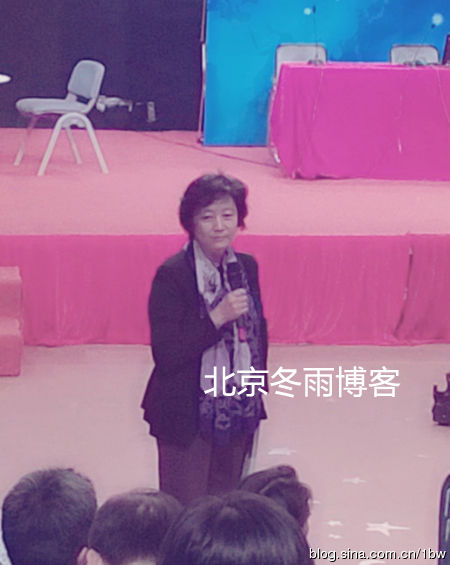 杜憲正在演講